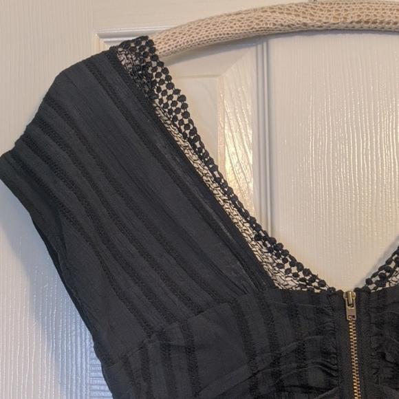Edme and Esyllte grey stripe lace lined top S - Picture 4 of 6